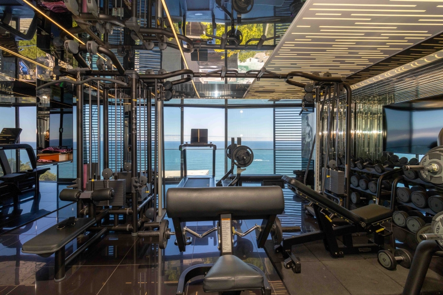 5 Bedroom Property for Sale in Clifton Western Cape